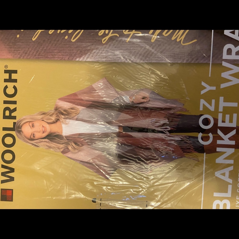 Woolrich cozy blanket wrap